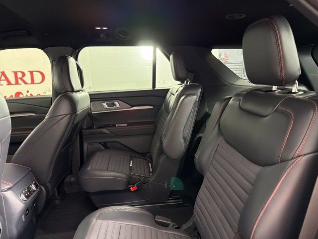 Used 2025 Ford Explorer ST-Line w/ Premium Package RWD image 28