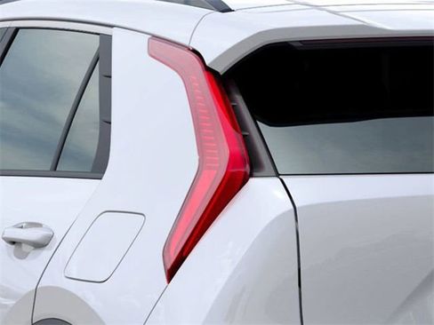 Certified 2025 Kia Niro LX FWD image 11