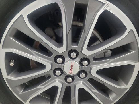 Used 2017 GMC Acadia SLT image 31