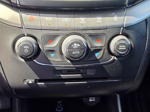 Used 2019 Dodge Journey Crossroad FWD image 24
