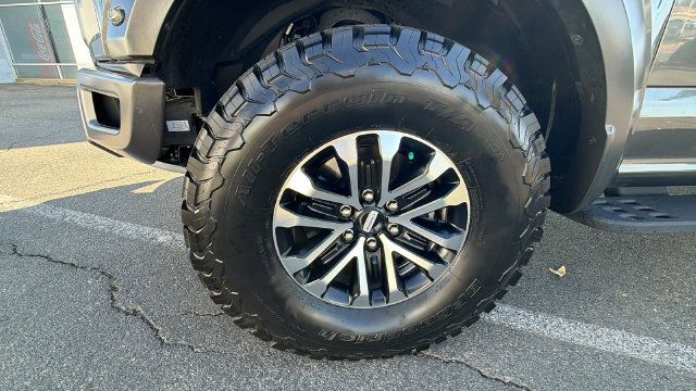Used 2019 Ford F150 Raptor w/ Equipment Group 802A Luxury AWD/4WD image 10