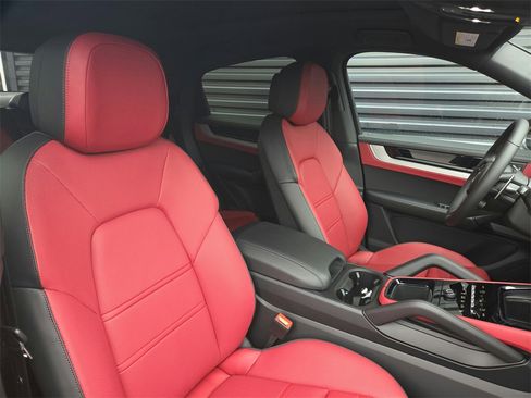 New 2026 Porsche Cayenne Coupe image 19