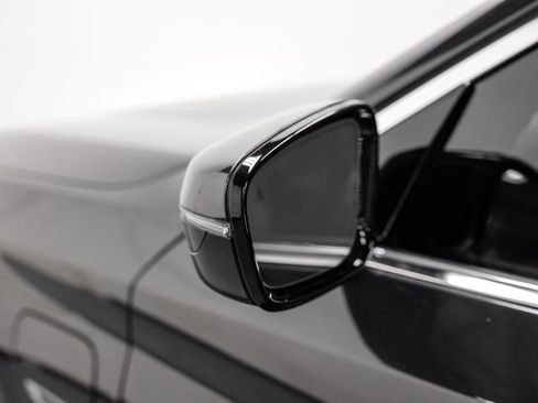 Used 2022 BMW 530e w/ Premium Package image 41