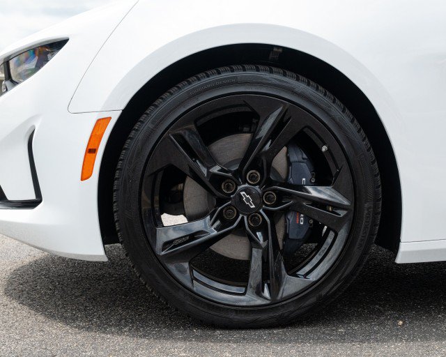Used 2022 Chevrolet Camaro LT RWD image 15