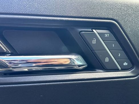 Used 2025 Chevrolet Colorado ZR2 w/ Midnight Edition image 23