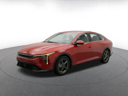 Used 2025 Kia K4 FWD image 3