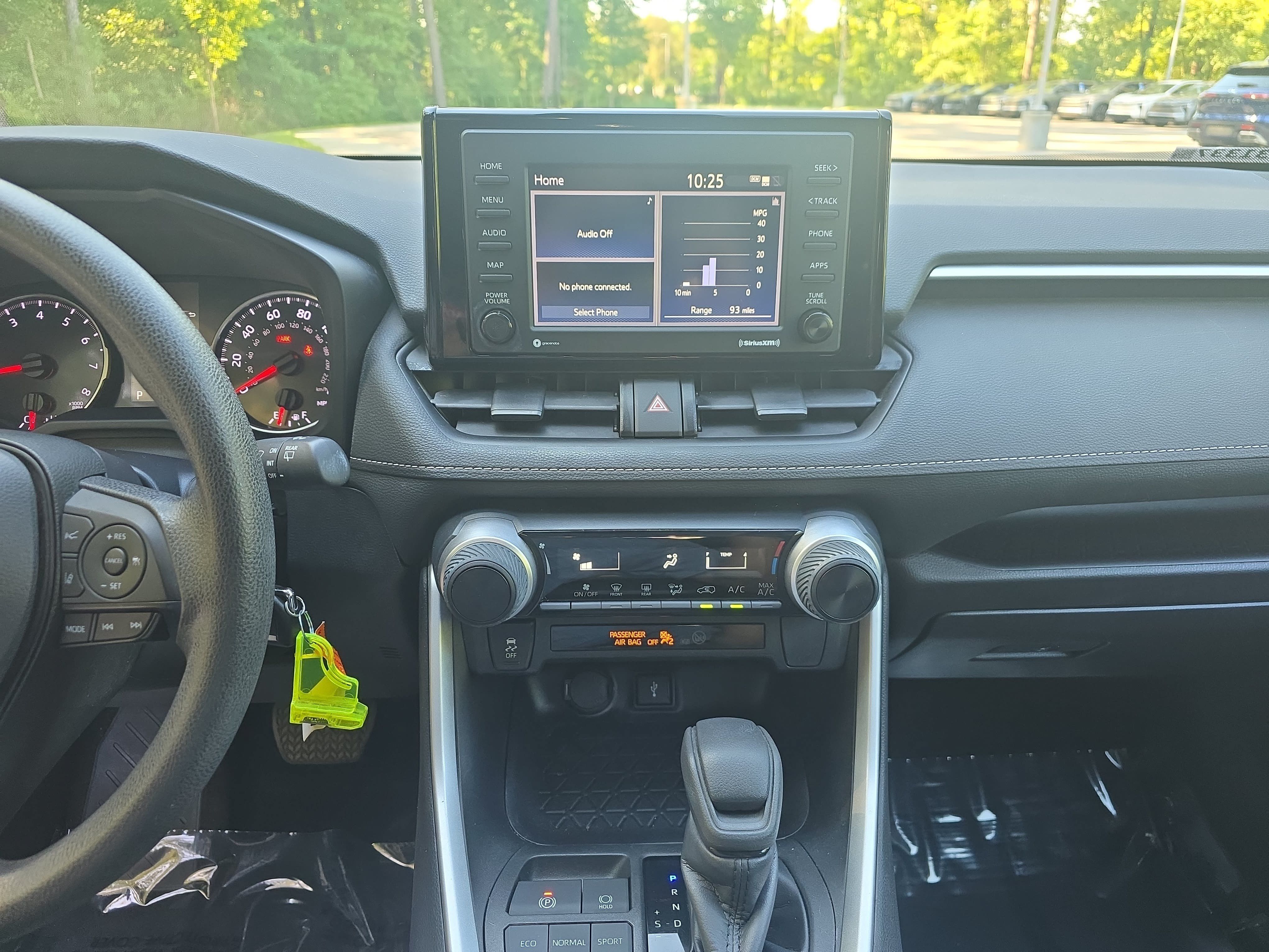 Used 2022 Toyota RAV4 LE FWD image 21