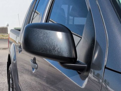 Used 2020 Nissan Frontier SV AWD/4WD image 11