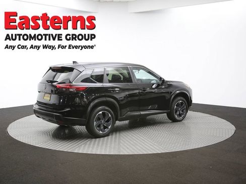 Used 2024 Nissan Rogue SV image 41