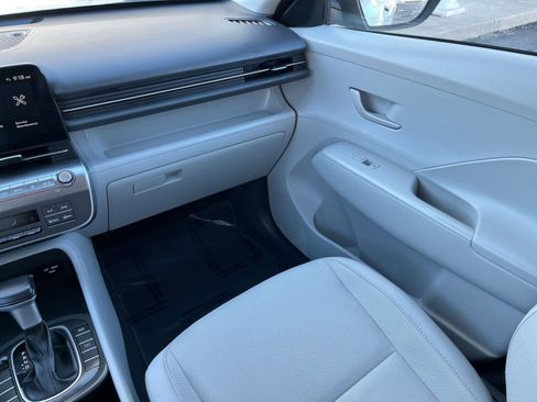 Used 2025 Hyundai Kona SEL image 34