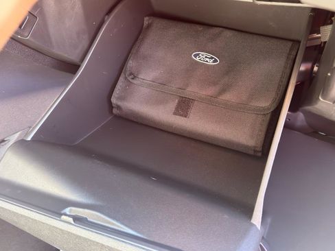 Used 2017 Ford Escape SE w/ SE Sport Appearance Package image 29