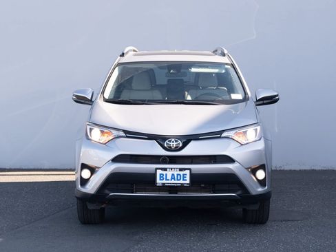Used 2017 Toyota RAV4 XLE AWD/4WD image 18
