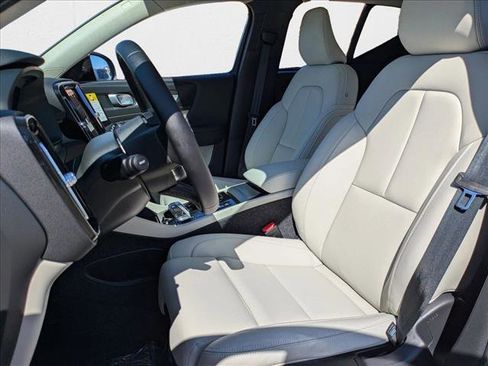 New 2026 Volvo XC40 B5 Plus w/ Protection Package Premier image 10