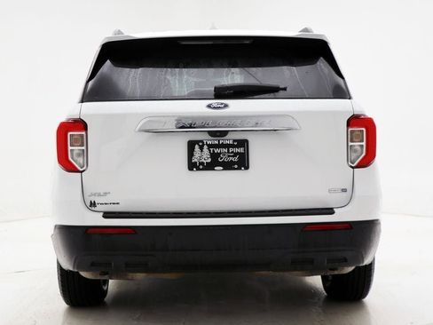 Used 2020 Ford Explorer XLT w/ Comfort Package image 7