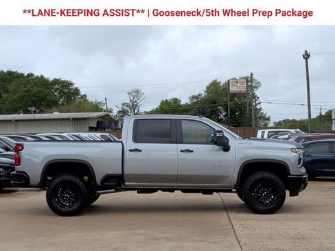 New 2026 Chevrolet Silverado 2500 ZR2 AWD/4WD image 10