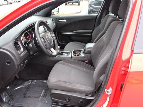 Used 2015 Dodge Charger SXT image 13