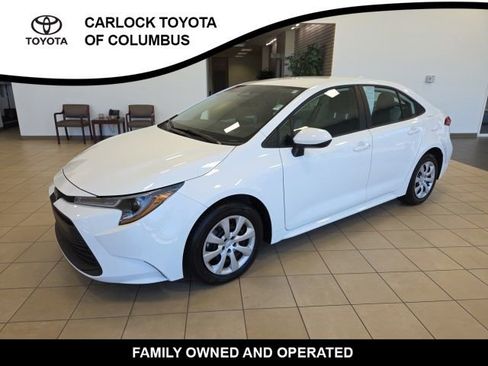 Used 2025 Toyota Corolla LE FWD image 3