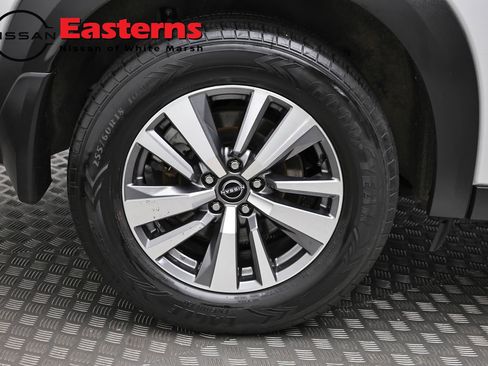 Used 2023 Nissan Pathfinder SL AWD/4WD image 31