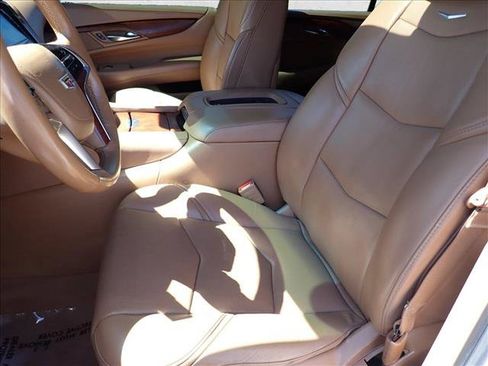 Used 2017 Cadillac Escalade Platinum AWD/4WD image 16