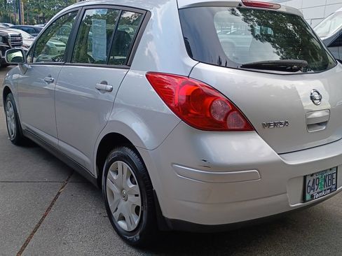 Used 2011 Nissan Versa 1.8 S w/ Plus Pkg FWD image 5