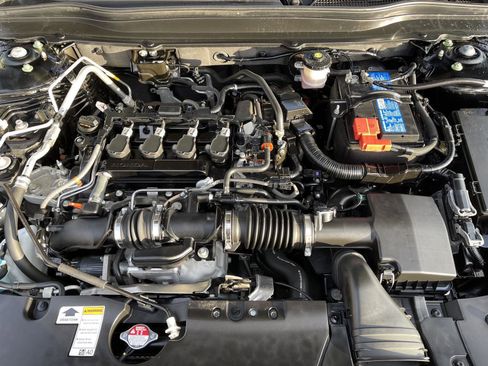 Used 2022 Honda Accord Sport image 25