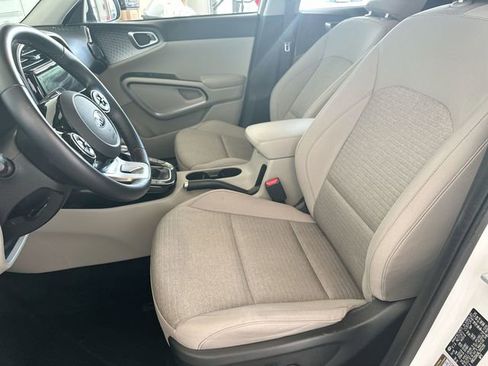 Certified 2020 Kia Soul EX FWD image 15