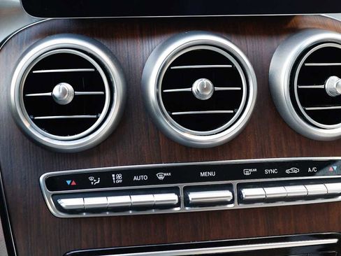 Used 2022 Mercedes-Benz GLC 300 4MATIC image 24