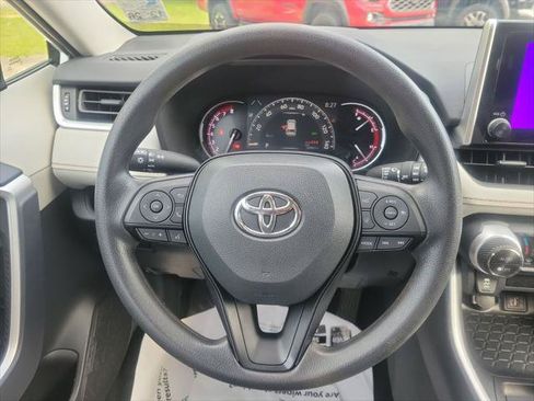 Certified 2025 Toyota RAV4 XLE FWD image 16