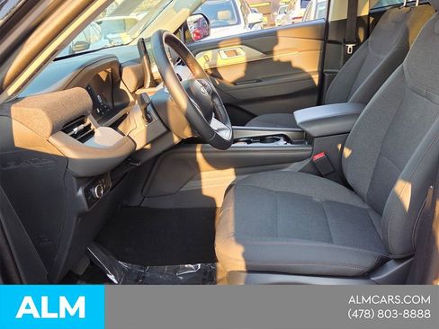 Used 2025 Ford Explorer Active AWD/4WD image 14
