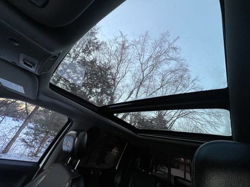 Used 2016 Ford F150 Lariat w/ Equipment Group 502A Luxury image 13