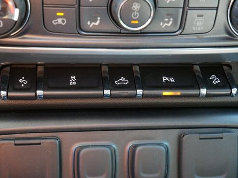 Used 2016 Chevrolet Silverado 1500 LTZ Z71 w/ LTZ Plus Package AWD/4WD image 24