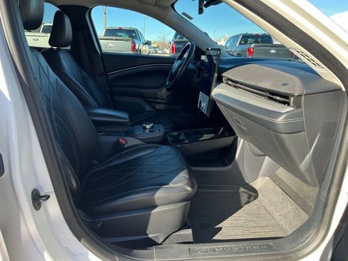 Used 2022 Ford Mustang Mach-E Select image 17