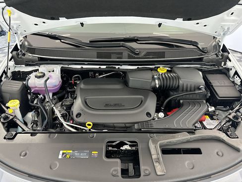 New 2027 Chrysler Pacifica Limited w/ S Appearance Package FWD image 33