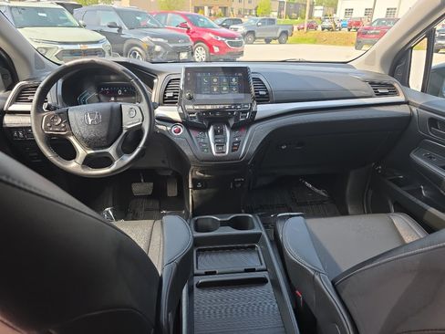 Used 2023 Honda Odyssey EX-L image 10