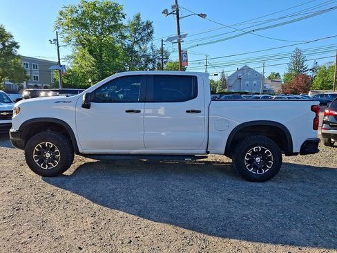 Used 2023 Chevrolet Silverado 1500 ZR2 w/ Technology Package AWD/4WD image 4