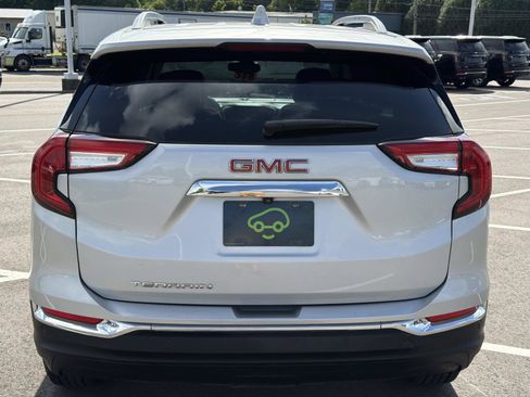 Certified 2022 GMC Terrain SLT w/ Infotainment Package II FWD image 6