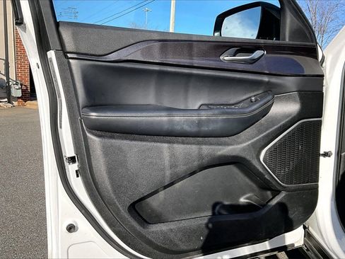 Certified 2022 Jeep Grand Cherokee L Laredo image 26