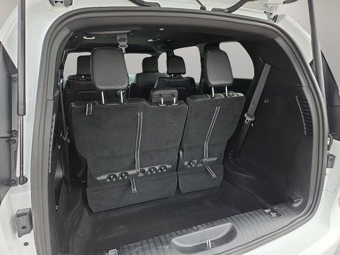 Used 2025 Chrysler Pacifica Select FWD image 8