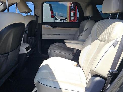 Used 2023 Hyundai Palisade Limited w/ Cargo Package image 9