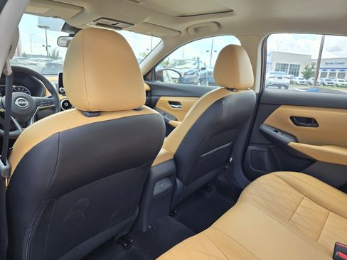 Used 2025 Nissan Sentra SV w/ SV Premium Package FWD image 13