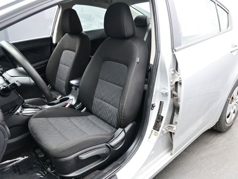 Used 2014 Kia Forte LX image 11