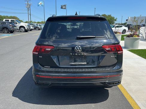 Used 2024 Volkswagen Tiguan SE R-Line AWD/4WD image 6
