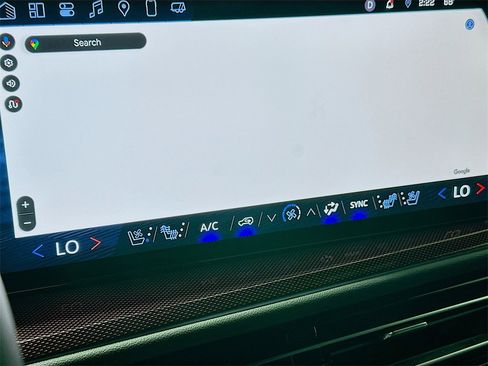 Used 2024 Chevrolet Traverse RS image 13