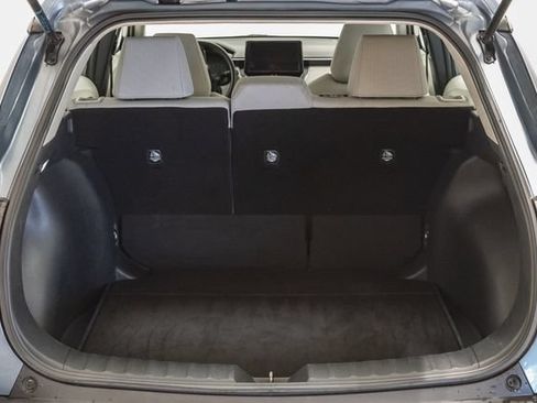 Used 2024 Toyota Corolla Cross L FWD image 31