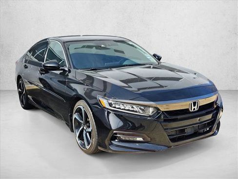 Used 2018 Honda Accord Sport image 3