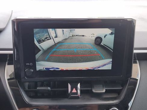 Used 2025 Toyota Corolla LE FWD image 13