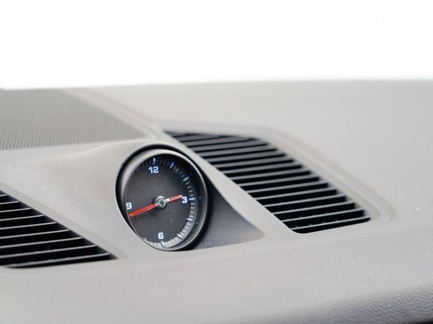 Used 2023 Porsche Cayenne Platinum Edition image 27