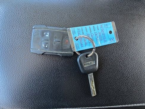 Used 2015 GMC Canyon SLE image 26