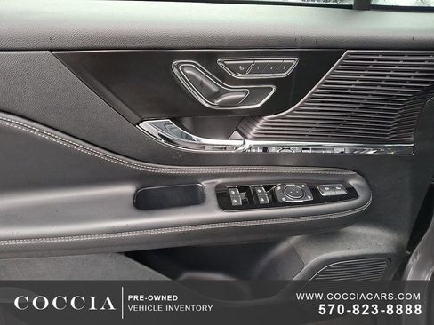 Used 2022 Lincoln Corsair AWD w/ Premium Package image 12