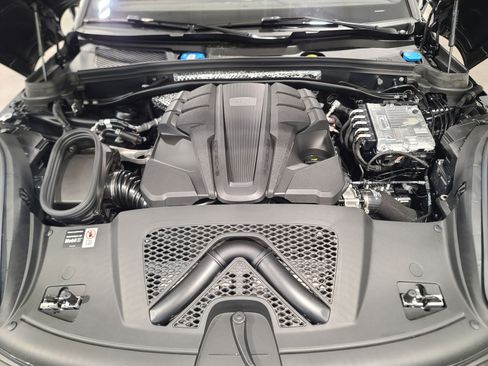 New 2026 Porsche Macan GTS image 30